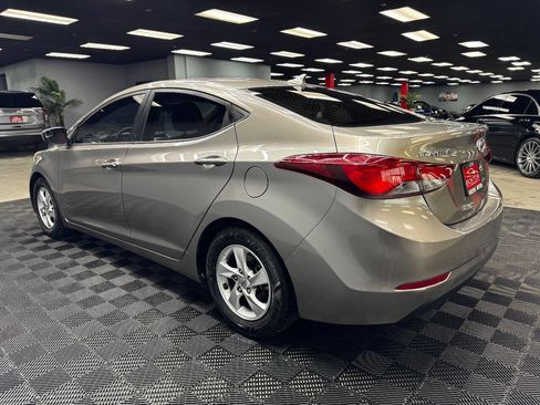 Used 2014 Hyundai Elantra SE image 9
