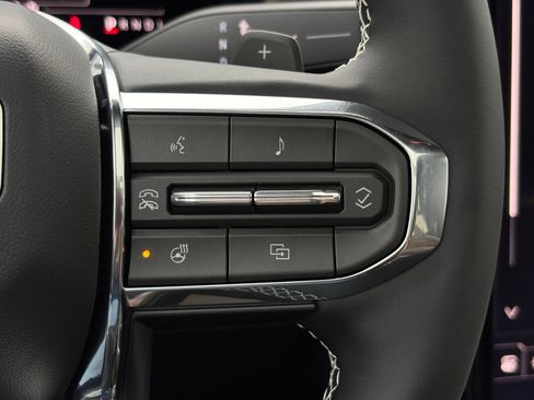 New 2026 GMC Acadia Denali Ultimate w/ LPO, Floor Liner Package AWD/4WD image 27