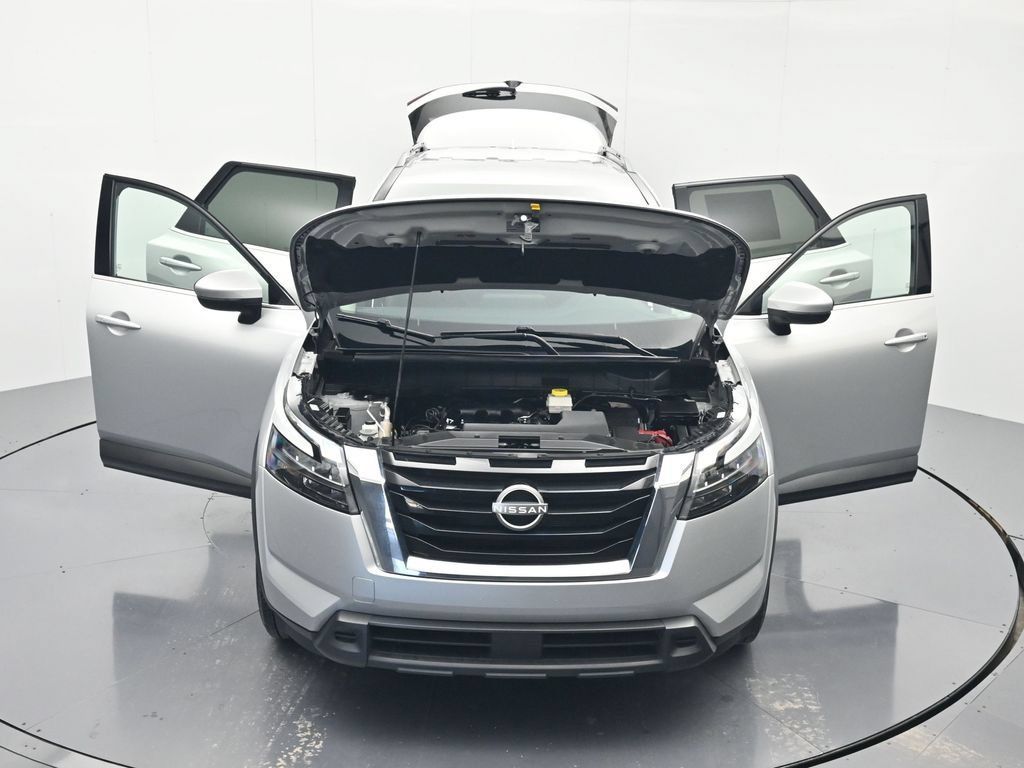 Used 2025 Nissan Pathfinder SV FWD image 45