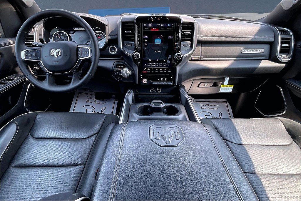 Used 2025 RAM 1500 Laramie AWD/4WD image 9
