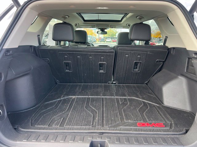 Used 2024 GMC Terrain Denali w/ Denali Premium Package AWD/4WD image 15