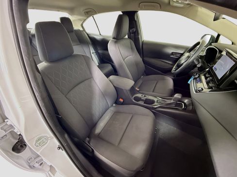 Used 2024 Toyota Corolla LE image 28