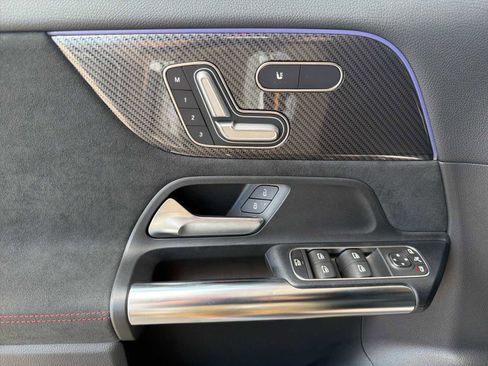 Used 2022 Mercedes-Benz GLA 250 4MATIC image 13