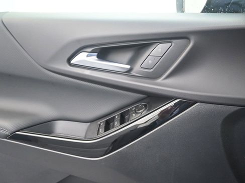 Used 2026 Chevrolet Equinox LT image 12