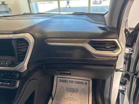 Used 2023 GMC Acadia SLE w/ Driver Convenience Package image 33