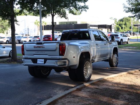 Used 2021 GMC Sierra 3500 Denali w/ Denali Ultimate Package AWD/4WD image 9