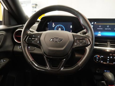 Used 2024 Chevrolet Trax RS w/ Driver Confidence Package FWD image 17