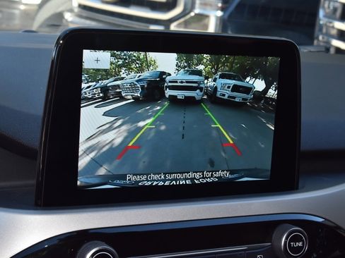 Used 2022 Ford Escape SE w/ SE Sport Appearance Package image 28