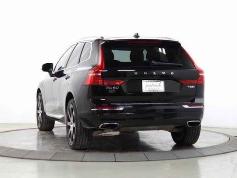 Used 2019 Volvo XC60 T8 Inscription image 5