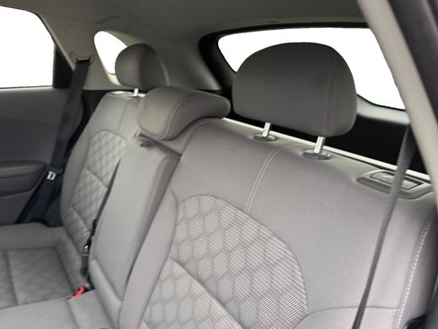Used 2018 Kia Niro LX FWD image 16