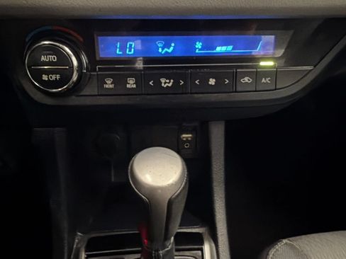 Used 2014 Toyota Corolla LE FWD image 23