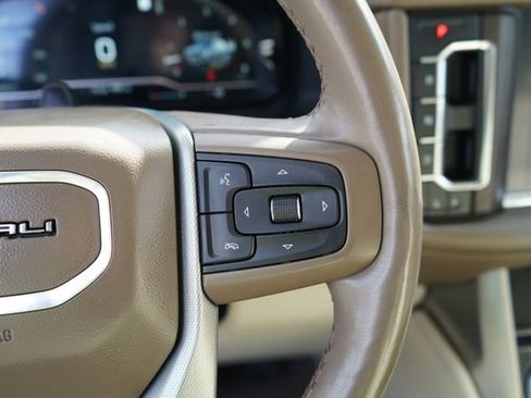 Used 2023 GMC Yukon Denali w/ Advanced Technology Package AWD/4WD image 21
