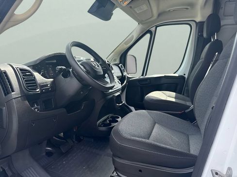 Used 2024 RAM ProMaster 2500 w/ Convenience Group FWD image 6