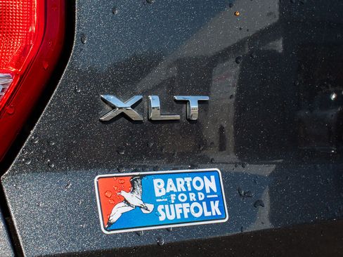 Used 2017 Ford Explorer XLT w/ Equipment Group 201A image 11