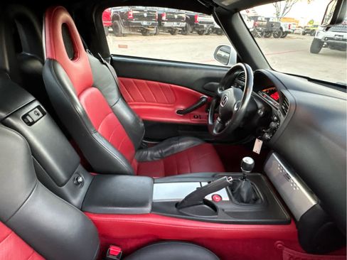 Used 2005 Honda S2000 image 8