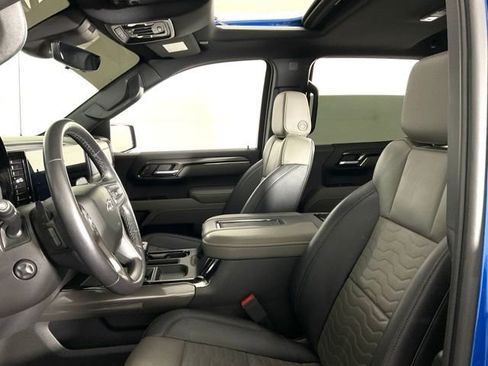 Used 2022 Chevrolet Silverado 1500 ZR2 w/ Technology Package image 33