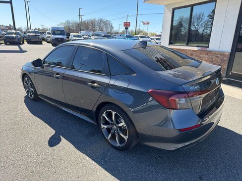 Used 2025 Honda Civic Sport image 6