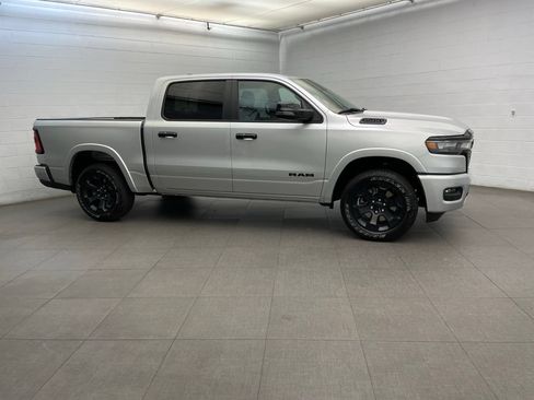 New 2026 RAM 1500 4x4 Crew Cab image 2