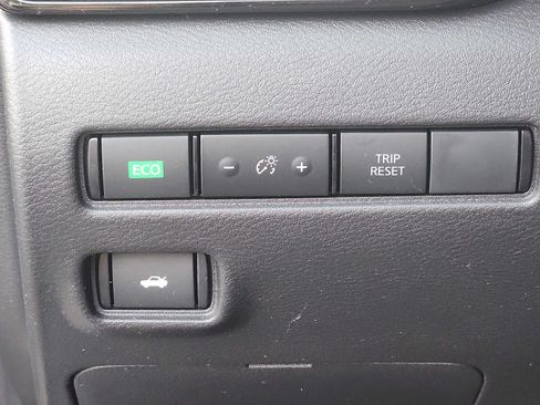 Certified 2023 Nissan Sentra SR w/ SR Premium Package FWD image 25