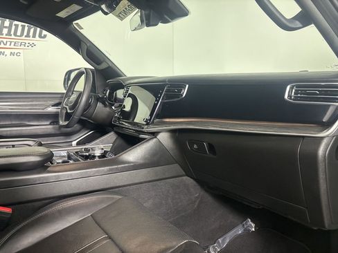 Used 2022 Jeep Wagoneer Series II w/ Premium Group I image 32