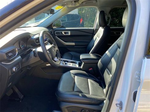 Used 2021 Ford Explorer XLT w/ Equipment Group 202A image 12