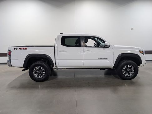 Used 2023 Toyota Tacoma TRD Off-Road AWD/4WD image 2