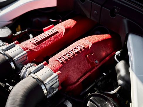 Used 2022 Ferrari Roma Base image 18