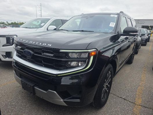 Used 2025 Ford Expedition Max Platinum AWD/4WD image 3