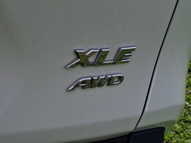 Used 2021 Toyota RAV4 XLE Premium AWD/4WD image 30