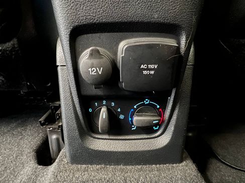 Used 2020 Ford Transit Connect XLT image 20