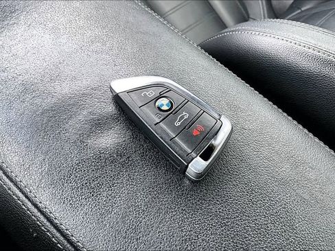 Used 2020 BMW 330i xDrive Sedan w/ Premium Package AWD/4WD image 38
