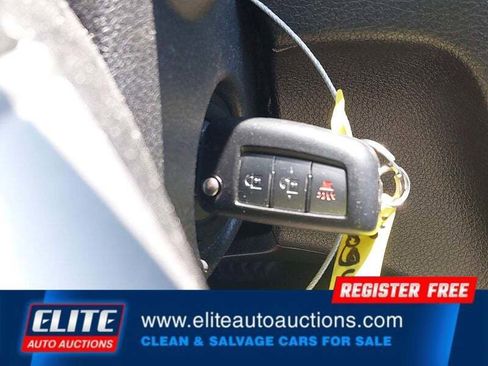 Used 2016 Nissan Rogue S FWD image 22