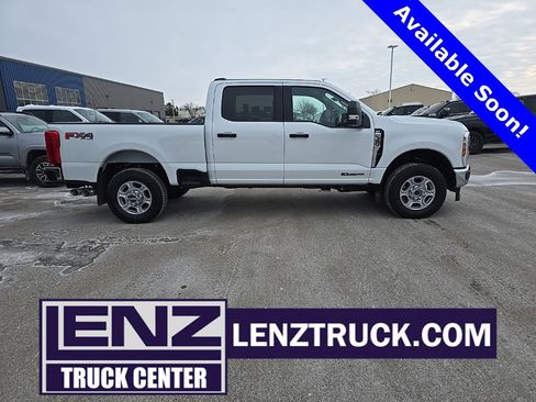 Used 2025 Ford F350 XLT image 1