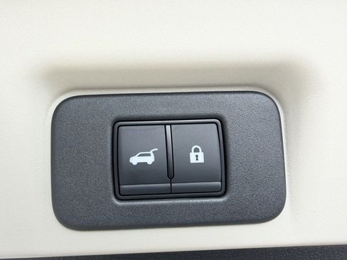 Certified 2024 Nissan Ariya AWD image 15