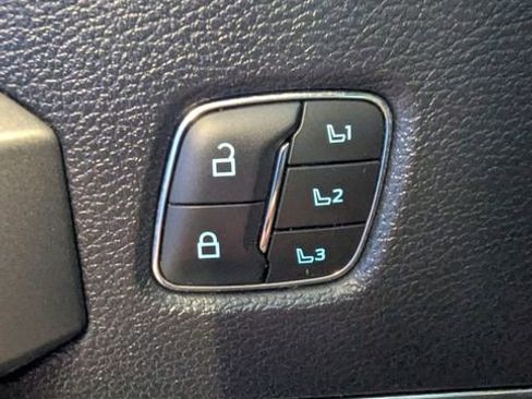 Used 2022 Ford F250 Platinum w/ Tremor Off-Road Package image 16