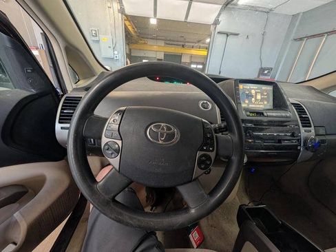 Used 2005 Toyota Prius w/ Pkg 6 FWD image 29