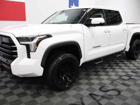 Used 2022 Toyota Tundra SR5 AWD/4WD image 2