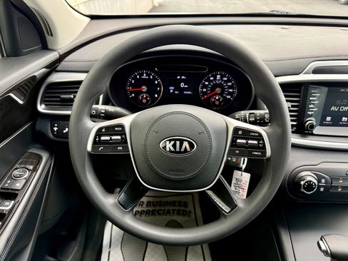Used 2020 Kia Sorento LX AWD/4WD image 18