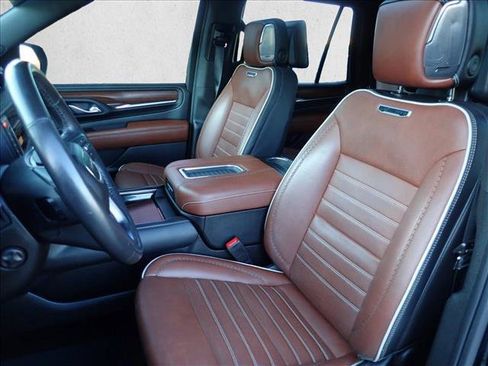 Used 2023 GMC Yukon Denali Ultimate AWD/4WD image 13