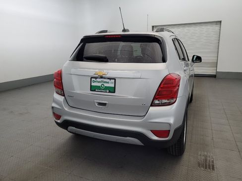Used 2017 Chevrolet Trax LT w/ LT Convenience Package FWD image 7