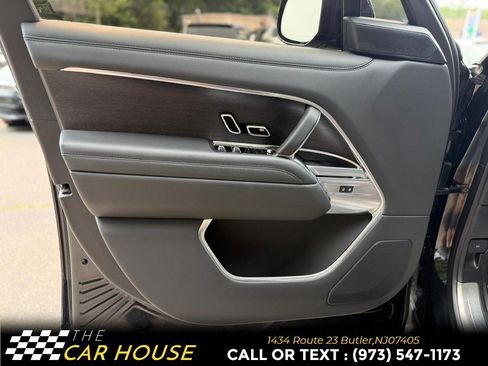 Used 2025 Land Rover Range Rover SE AWD/4WD image 15
