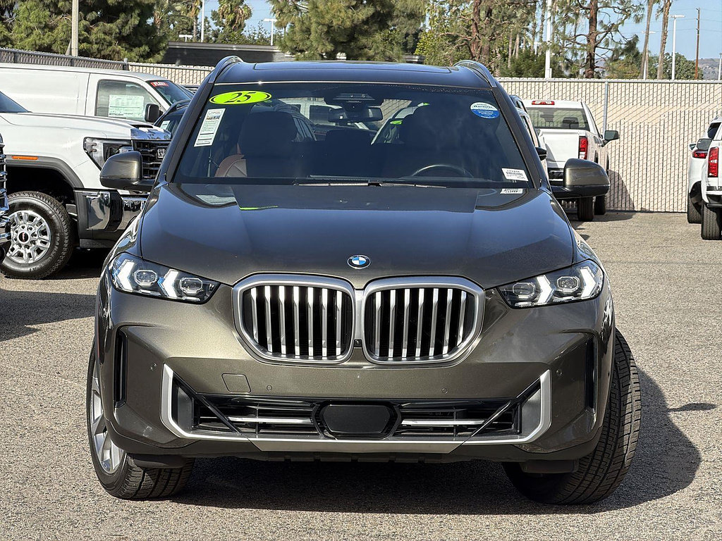 Used 2025 BMW X5 xDrive40i AWD/4WD image 2