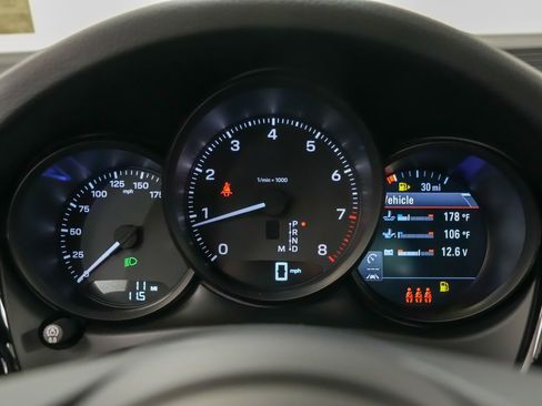 New 2026 Porsche Macan image 26