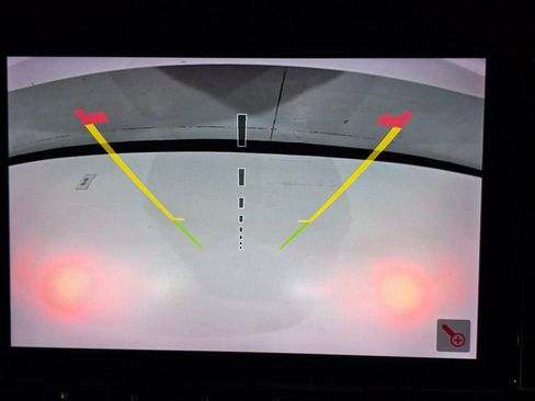 Used 2023 Jeep Grand Cherokee Limited image 9