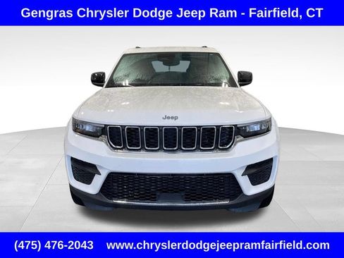 Certified 2023 Jeep Grand Cherokee Laredo w/ Luxury Tech Group I AWD/4WD image 2