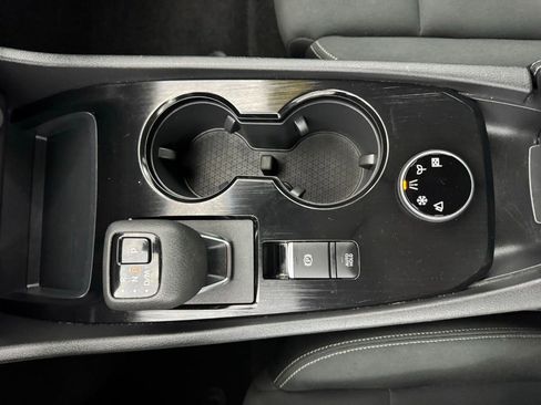 Used 2024 Nissan Rogue S image 25