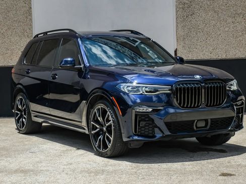 Used 2021 BMW X7 xDrive40i w/ M Sport Package AWD/4WD image 8