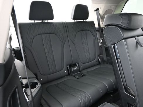 Used 2025 BMW X7 xDrive40i image 12