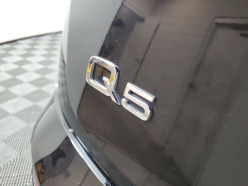 Used 2023 Audi Q5 2.0T Premium w/ Convenience Package AWD/4WD image 8