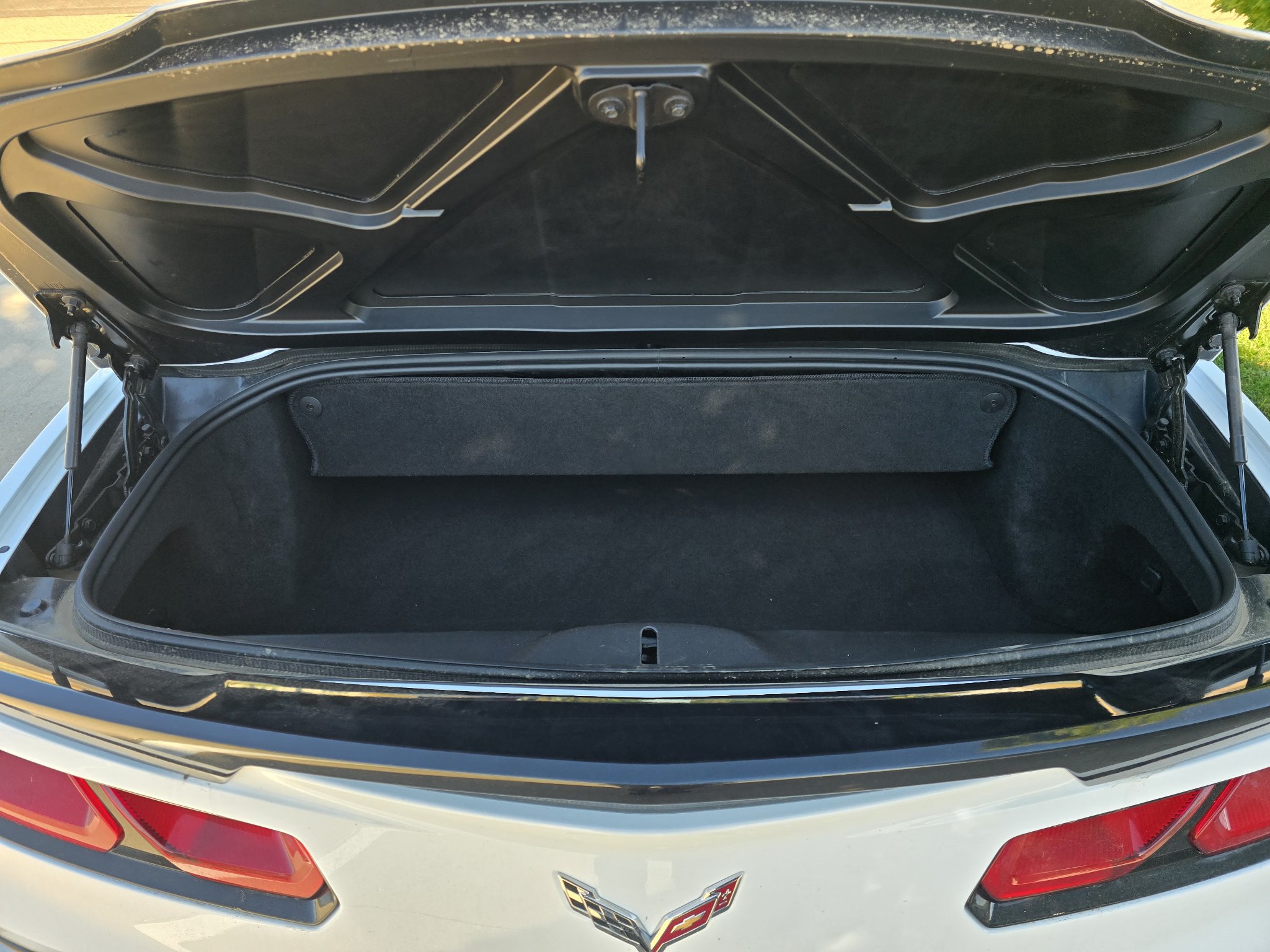 Used 2016 Chevrolet Corvette Stingray Convertible w/ Battery Protection Package RWD image 29